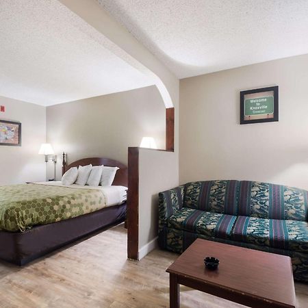 Econo Lodge Inn & Suites East Ноксвил Екстериор снимка