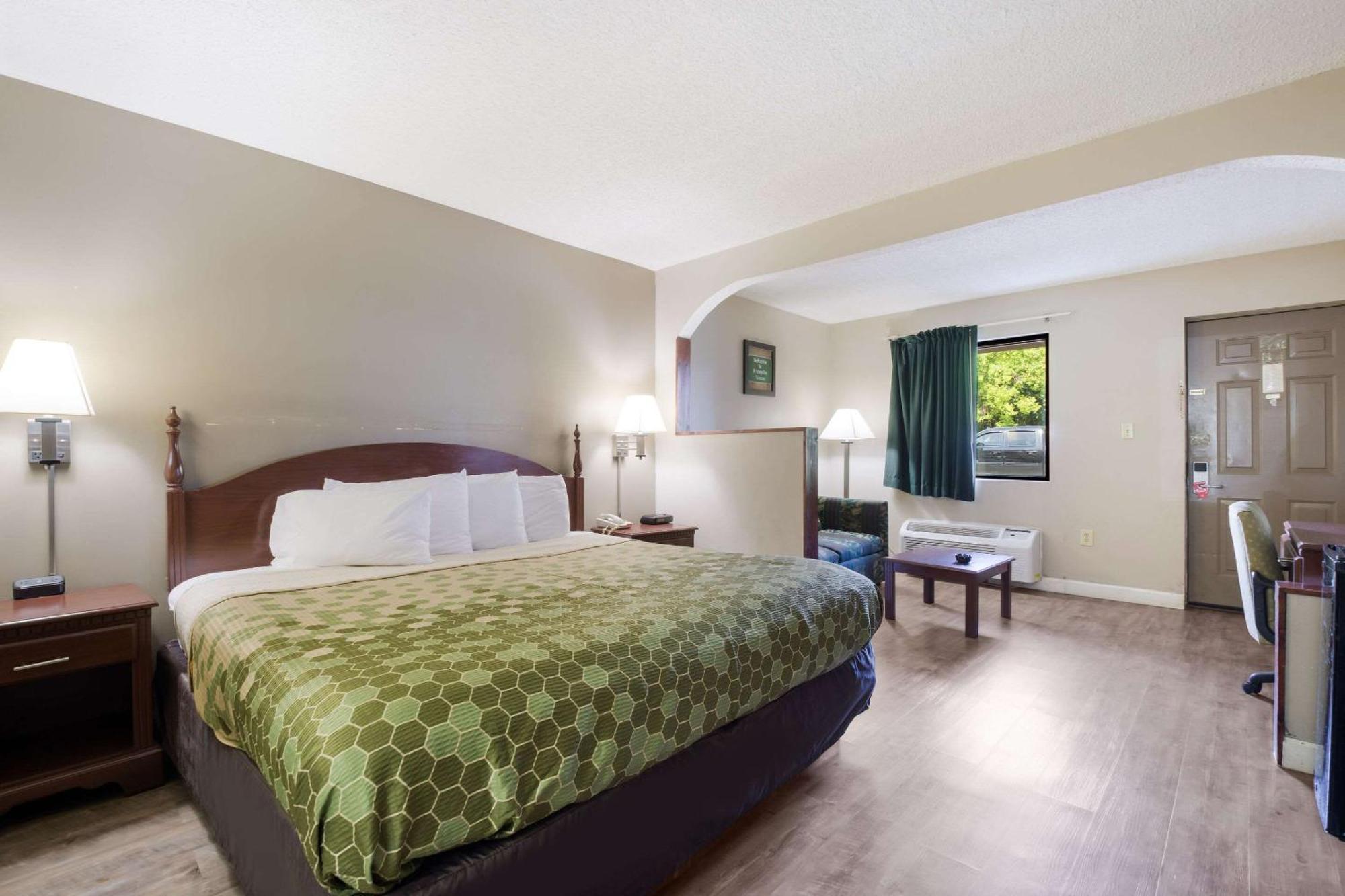 Econo Lodge Inn & Suites East Ноксвил Екстериор снимка