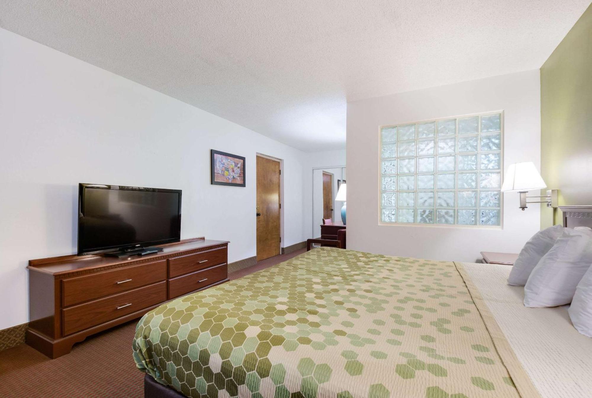 Econo Lodge Inn & Suites East Ноксвил Екстериор снимка