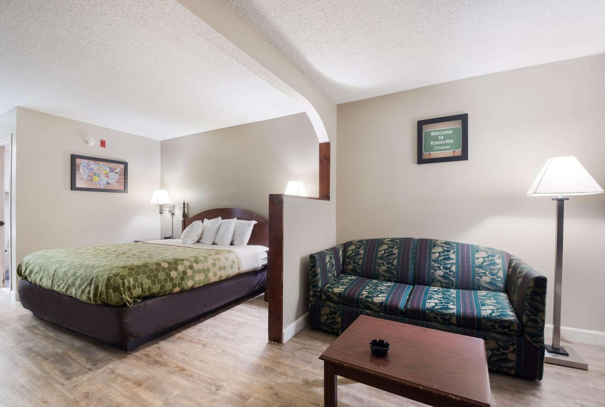 Econo Lodge Inn & Suites East Ноксвил Екстериор снимка