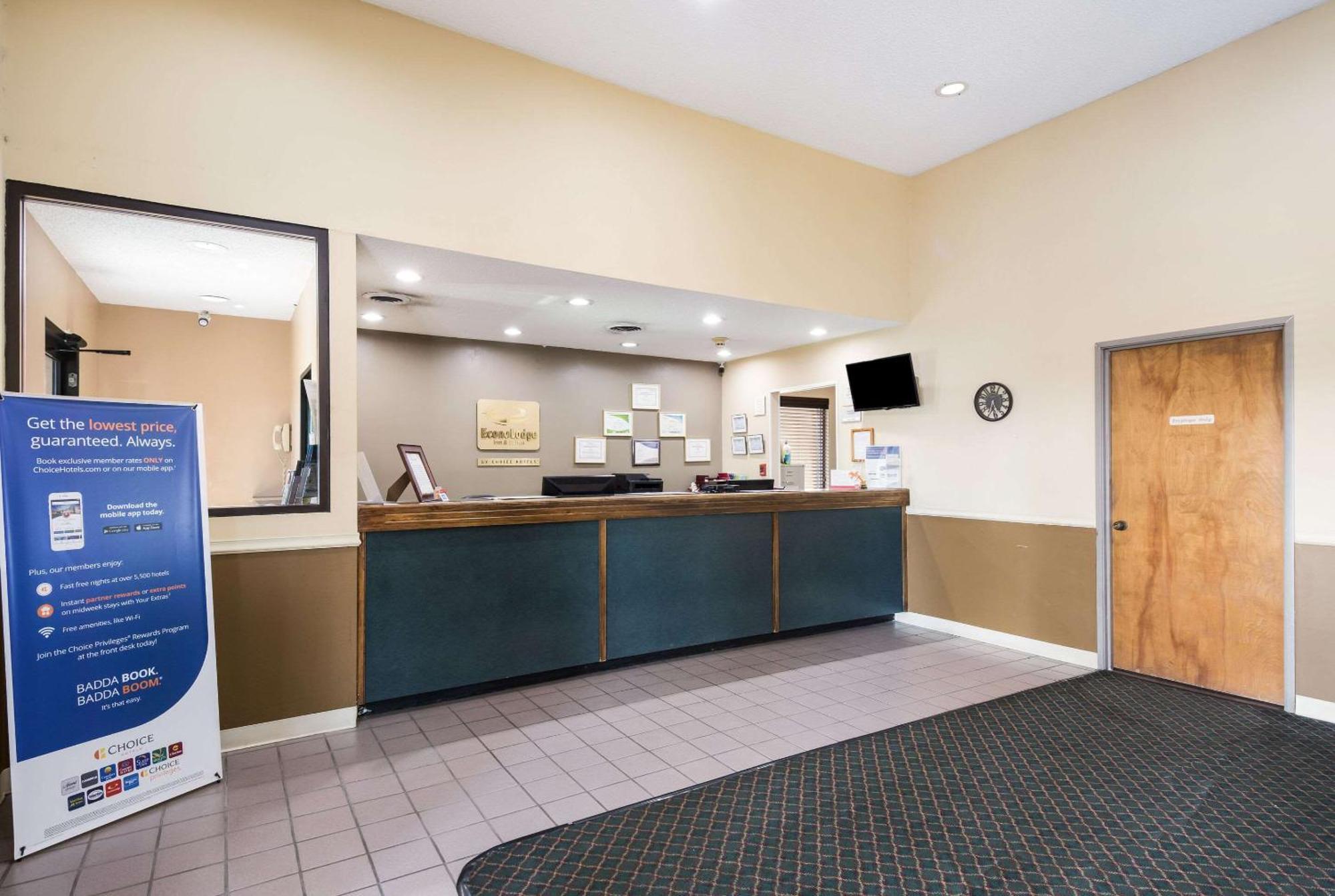 Econo Lodge Inn & Suites East Ноксвил Екстериор снимка