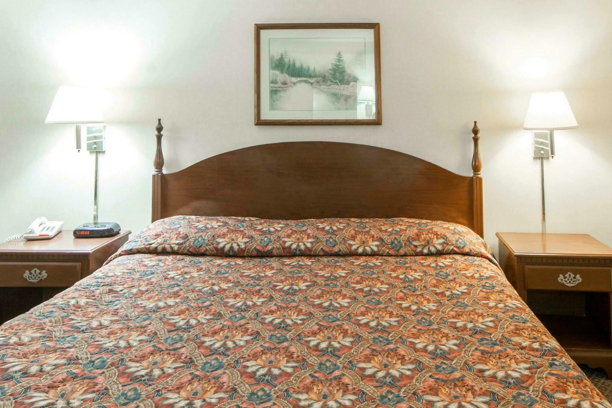 Econo Lodge Inn & Suites East Ноксвил Екстериор снимка