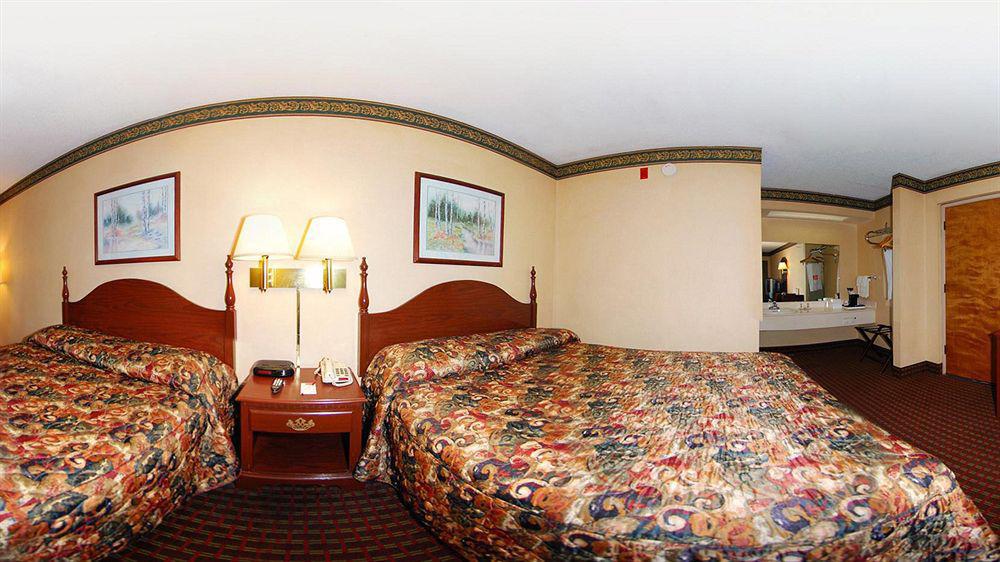 Econo Lodge Inn & Suites East Ноксвил Екстериор снимка