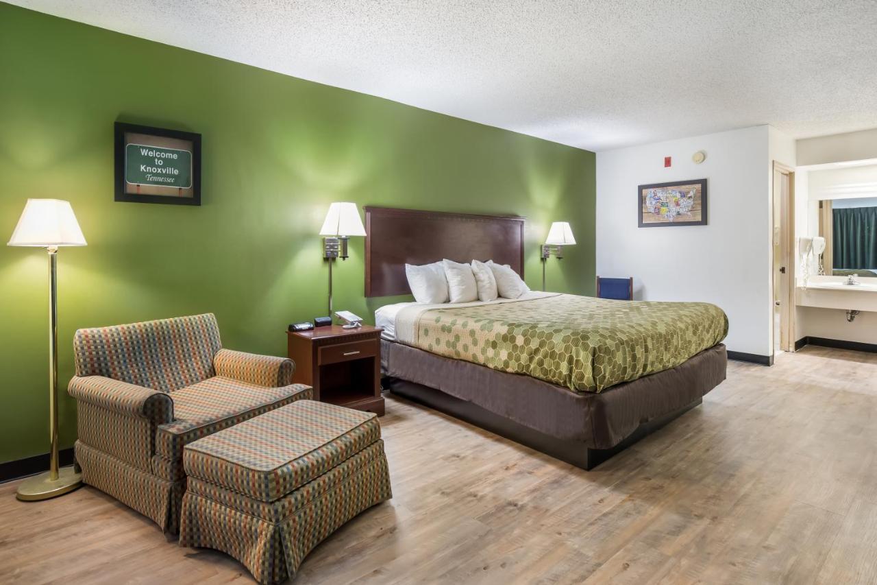 Econo Lodge Inn & Suites East Ноксвил Екстериор снимка